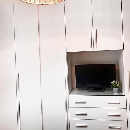 Bolognabyside -Righi Apartment Bagian luar foto