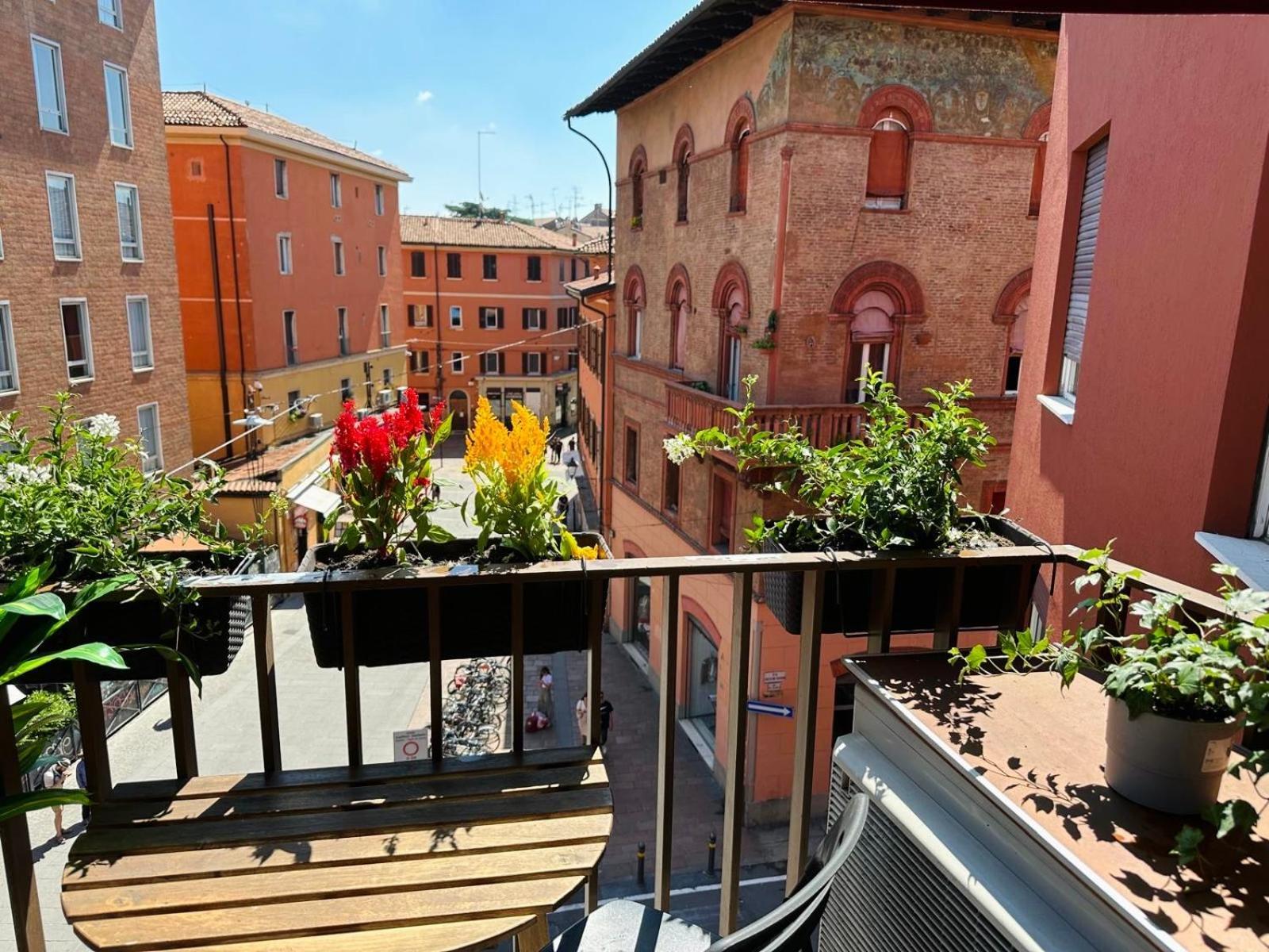 Bolognabyside -Righi Apartment Bagian luar foto