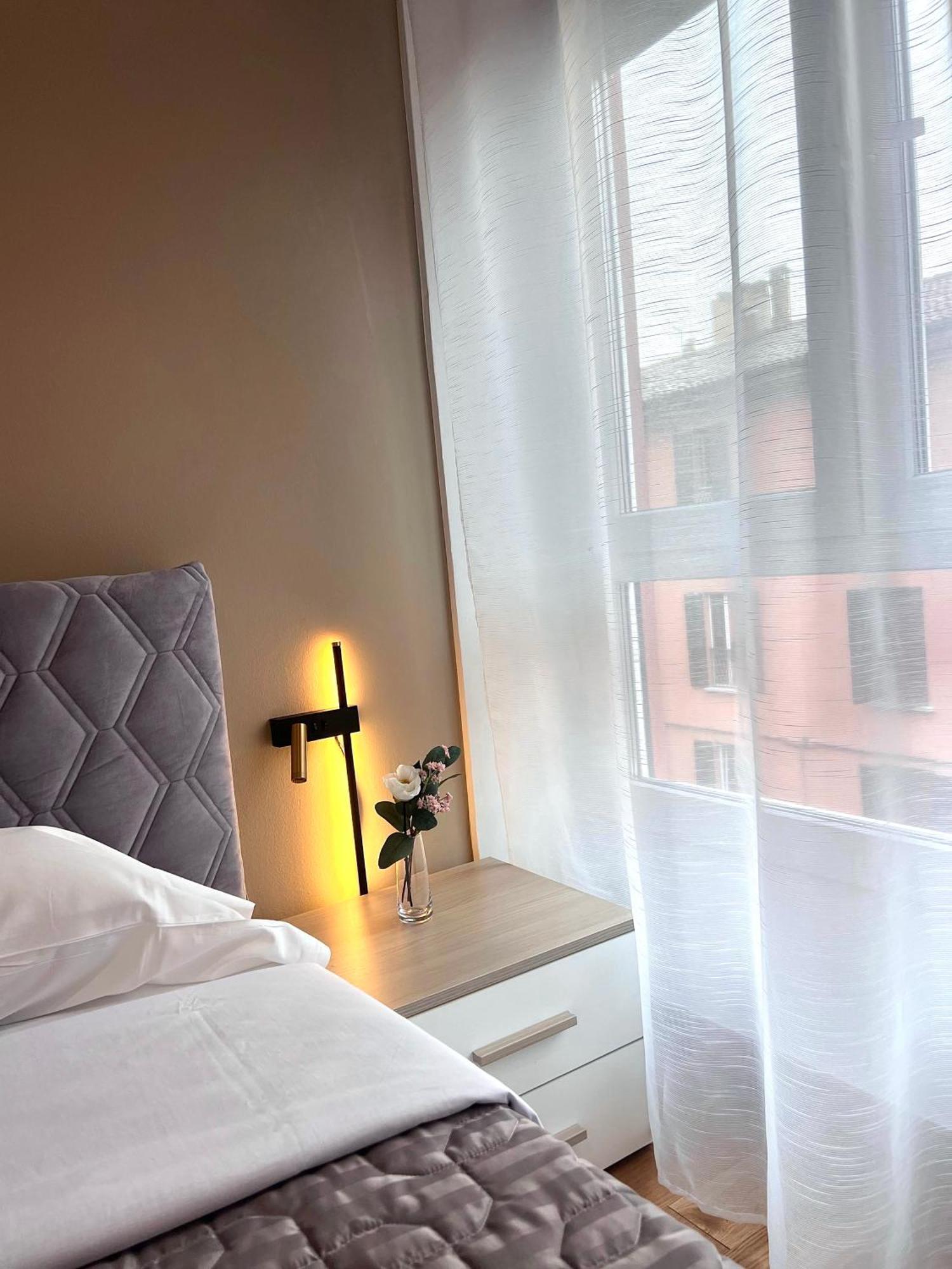 Bolognabyside -Righi Apartment Bagian luar foto