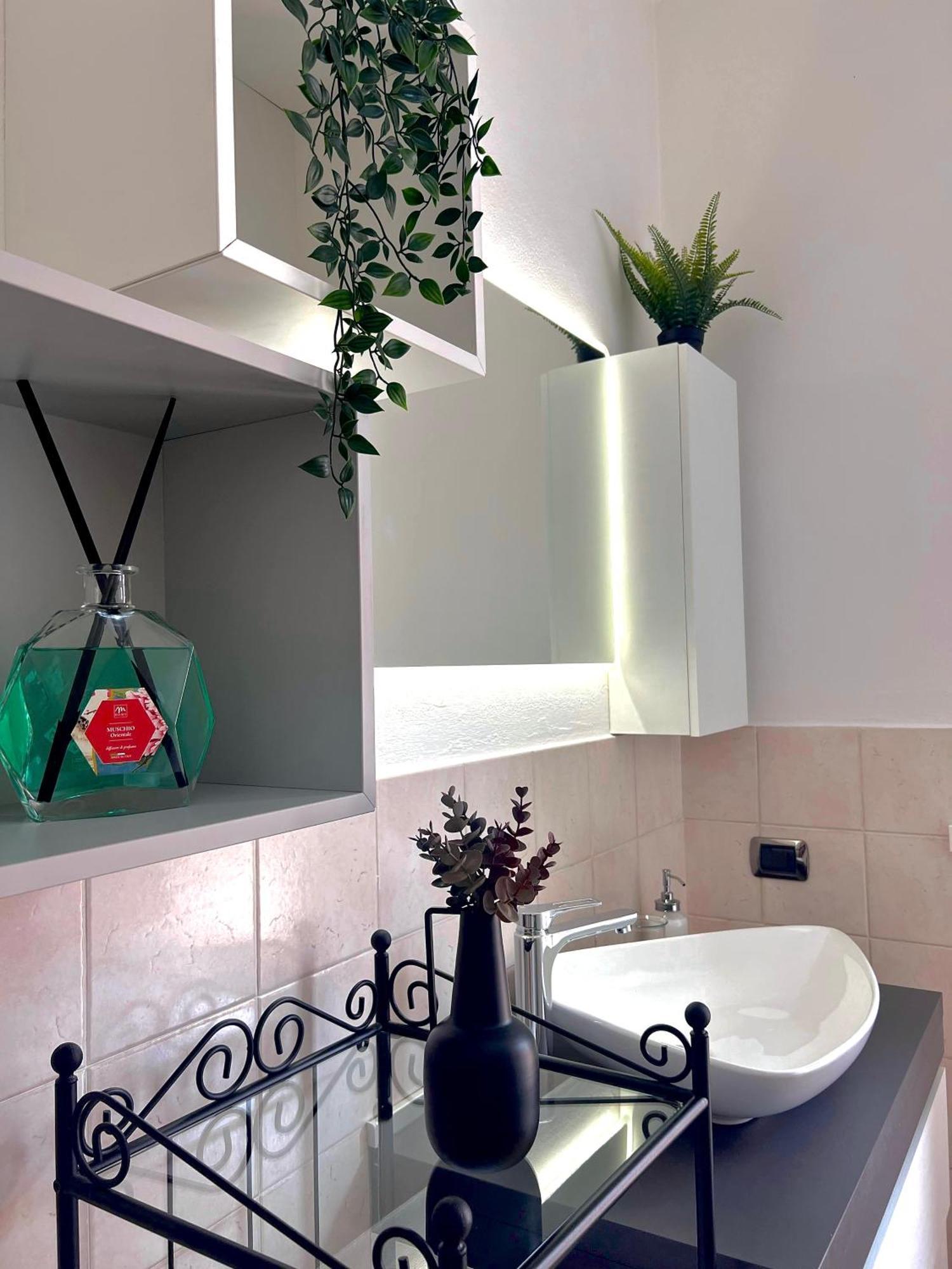Bolognabyside -Righi Apartment Bagian luar foto