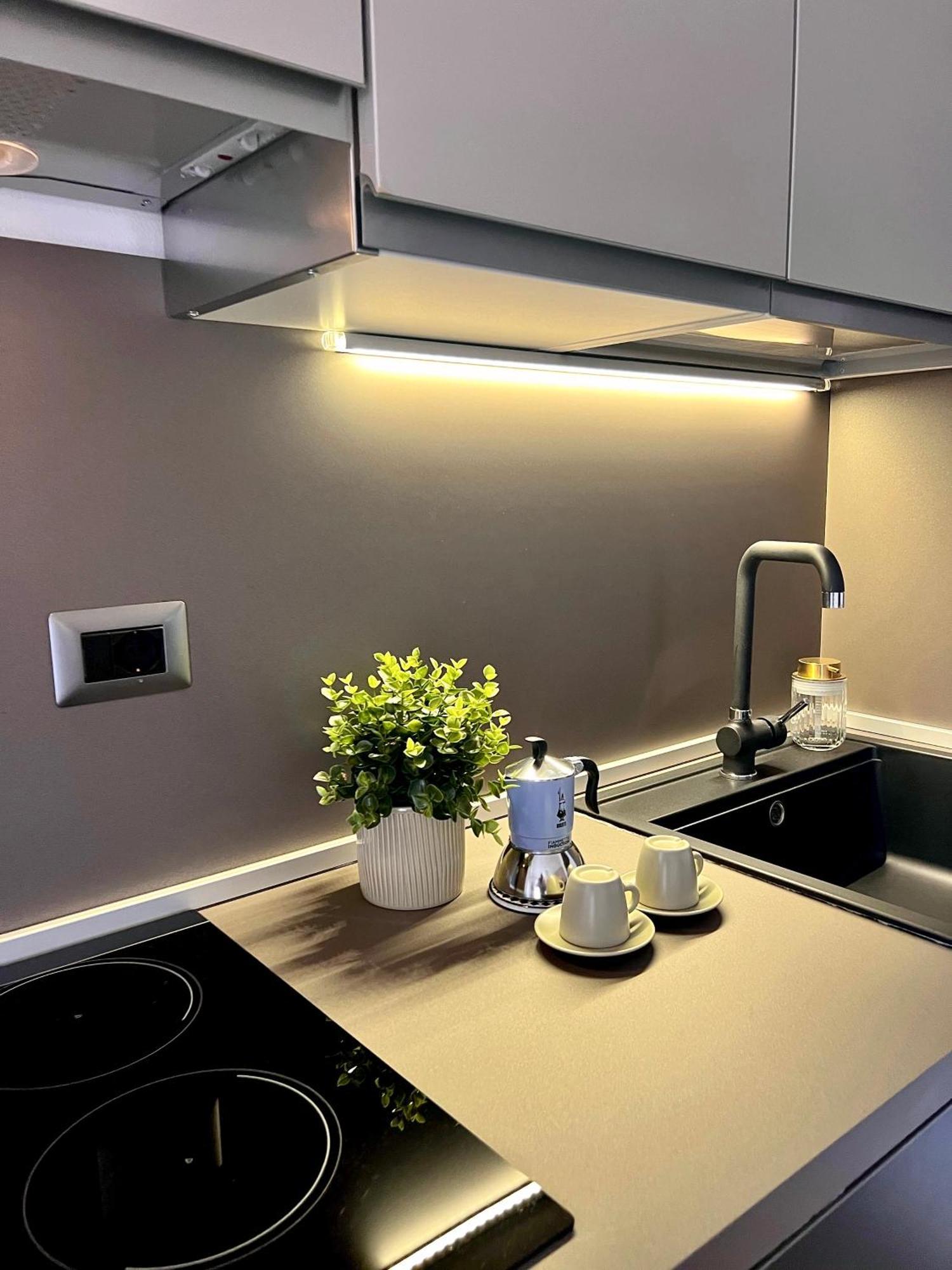 Bolognabyside -Righi Apartment Bagian luar foto