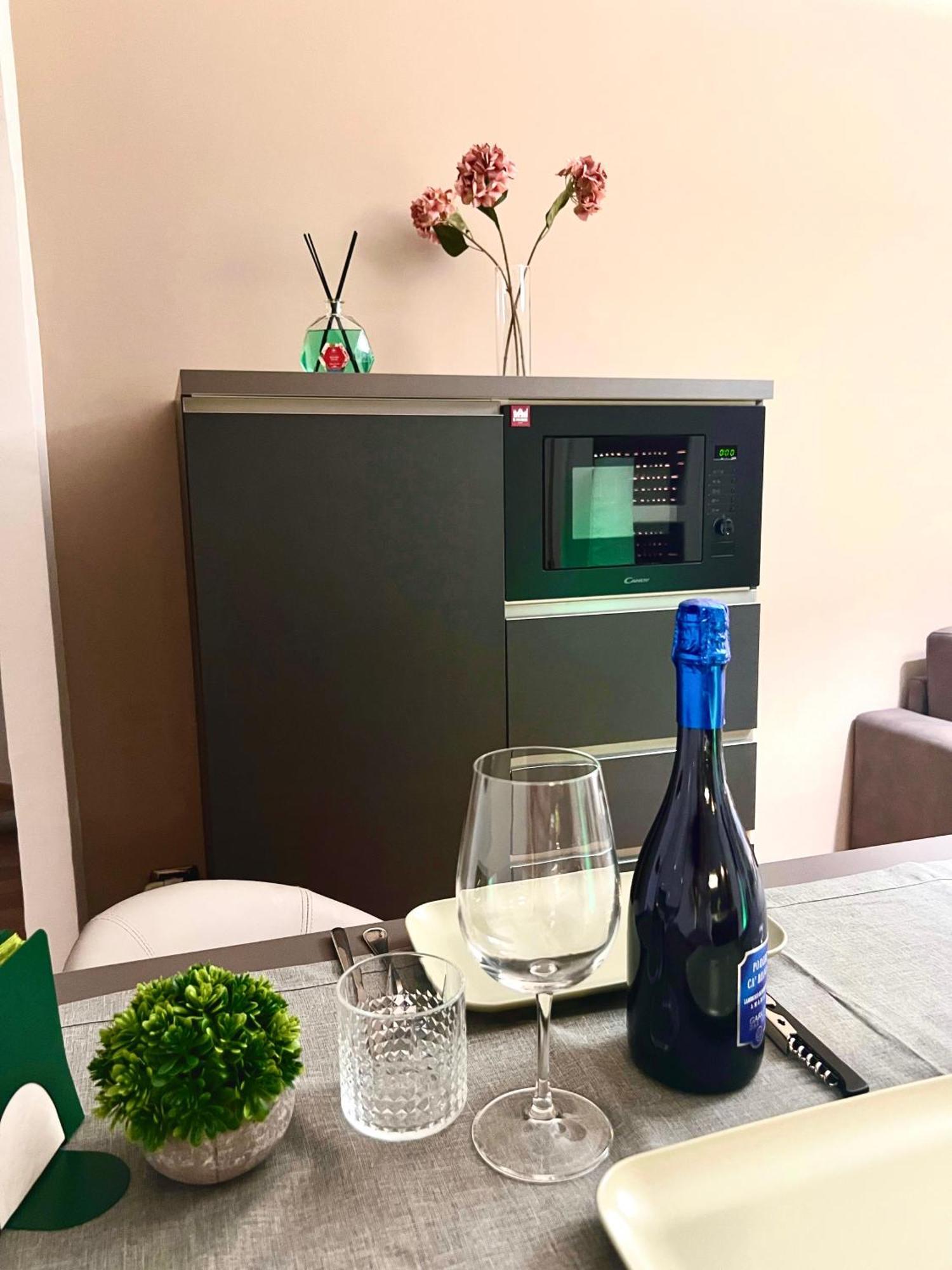 Bolognabyside -Righi Apartment Bagian luar foto