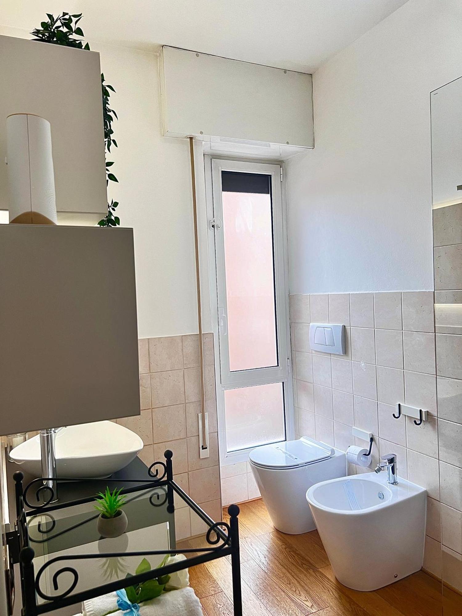 Bolognabyside -Righi Apartment Bagian luar foto