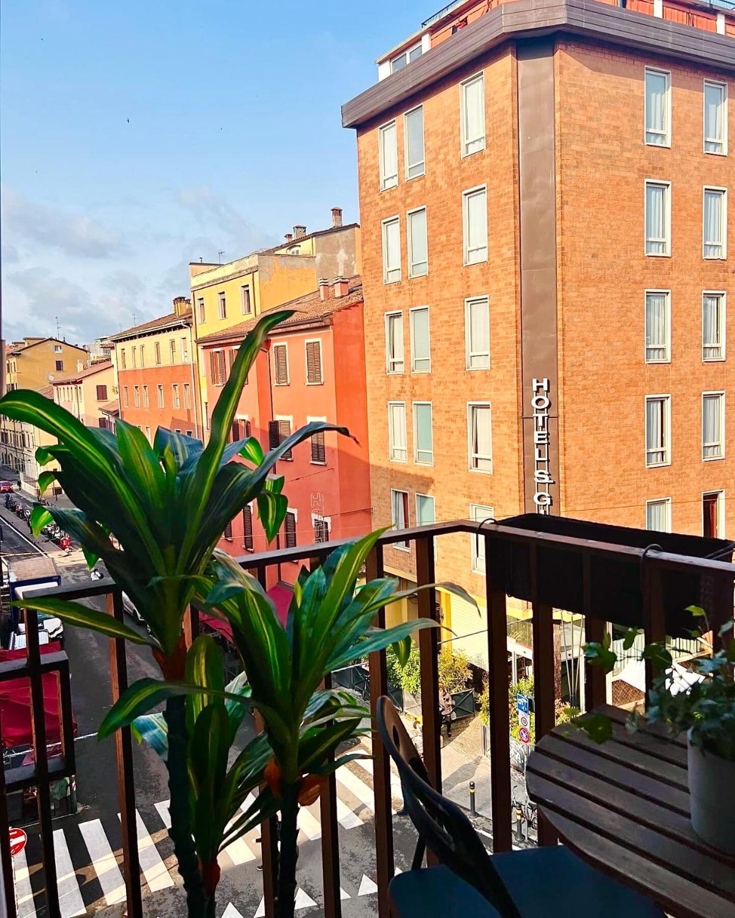 Bolognabyside -Righi Apartment Bagian luar foto