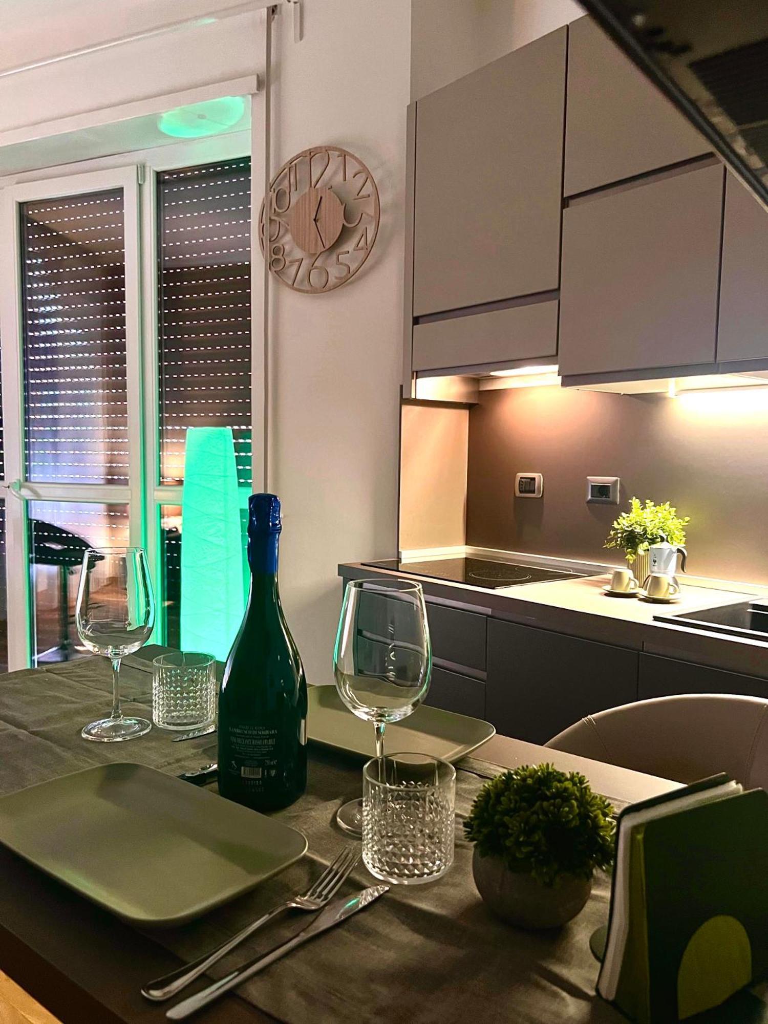 Bolognabyside -Righi Apartment Bagian luar foto