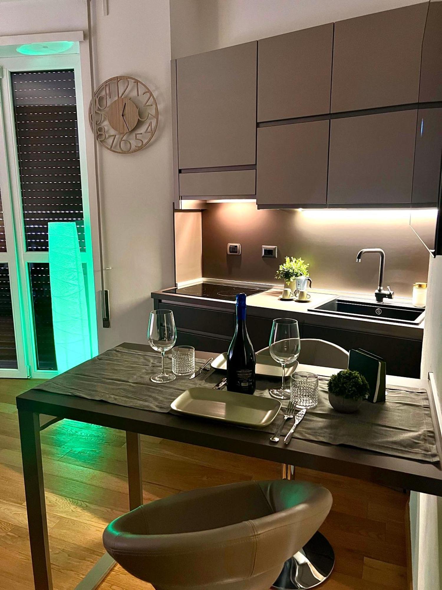 Bolognabyside -Righi Apartment Bagian luar foto