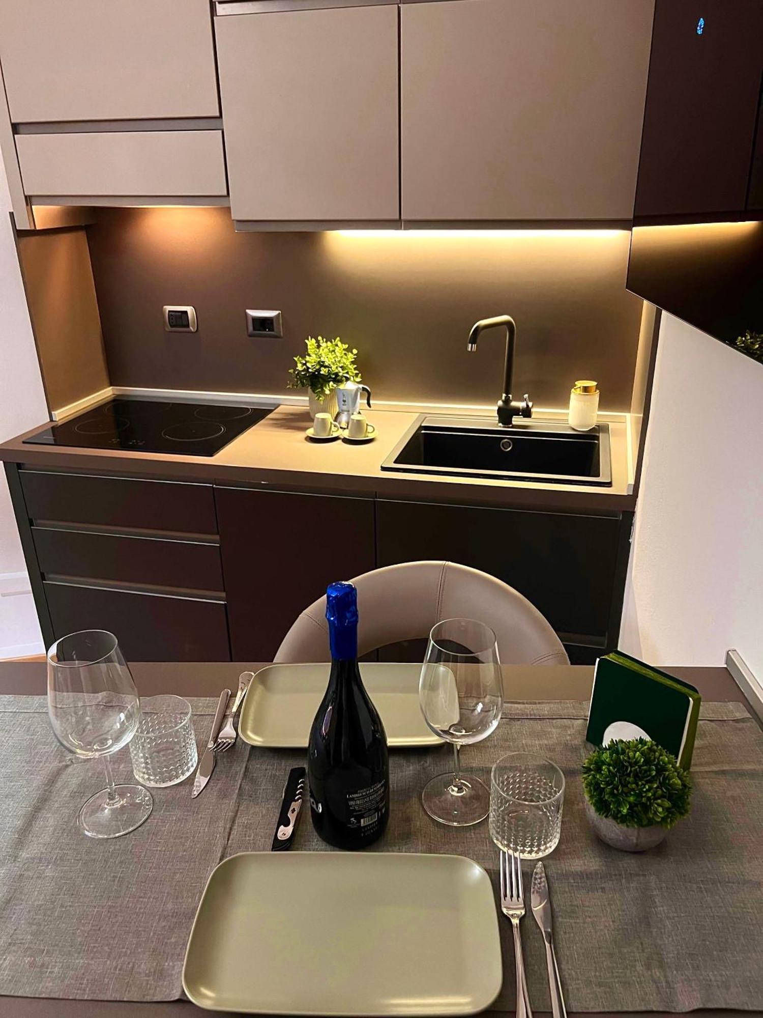 Bolognabyside -Righi Apartment Bagian luar foto